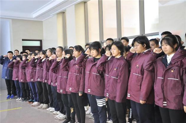 这是什么车系，看车大灯像宝马？游戏画面